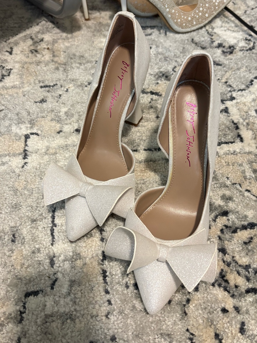 Betsey Johnson Sparkle Ivory Bow Pointed Toe Pumps